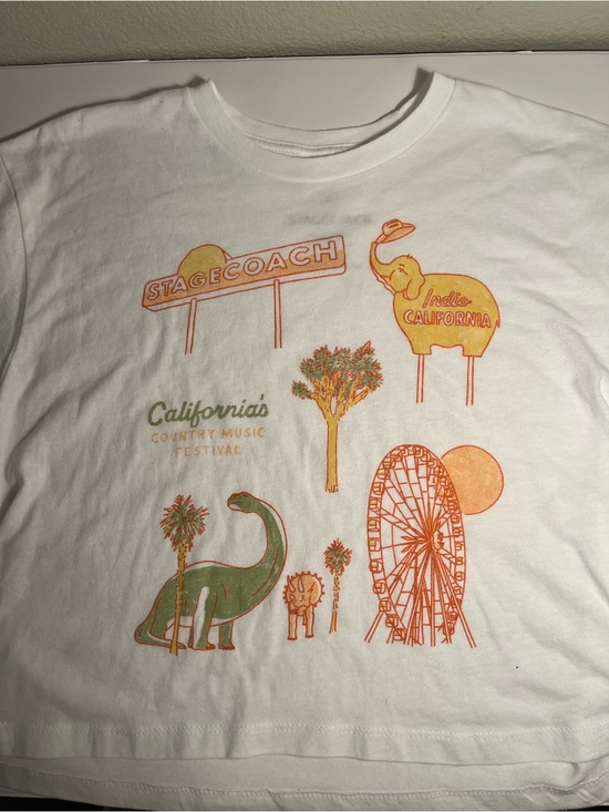 Stagecoach Tops - STAGECOACH 🤠 music festival crop top tee size M 🤠🤠
